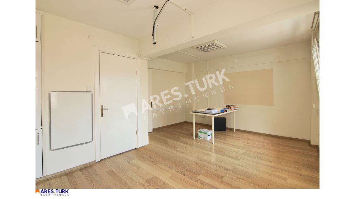 Aresturk KIRMIZI KEDİ KİTABEVİ MEVKİ KİRALIK OFİS