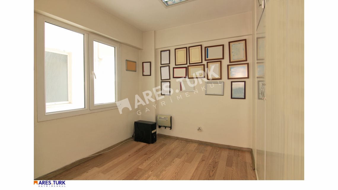 Aresturk KIRMIZI KEDİ KİTABEVİ MEVKİ KİRALIK OFİS